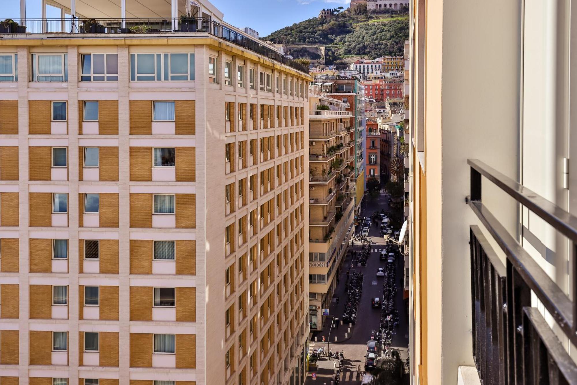 Neapolitan Skyscraper Suites Eksteriør billede