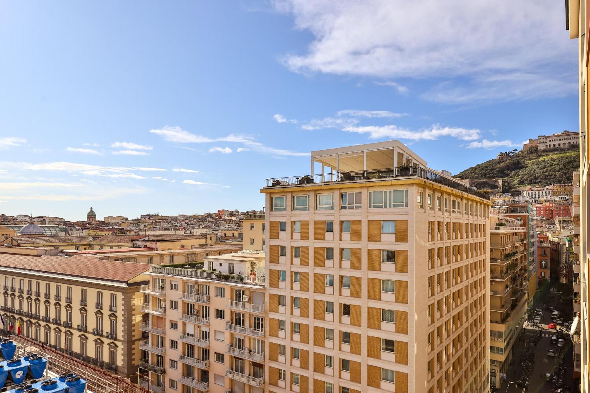 Neapolitan Skyscraper Suites Eksteriør billede